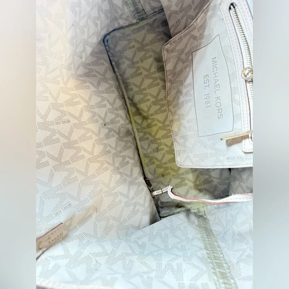 Michael Kors Cream Logo Tote Bag - Picture 9 of 11